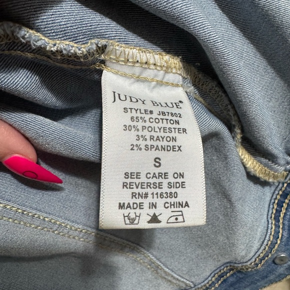 Judy Blue Blue and Tan Jean Jacket with Fringe Detail - Picture 4 of 5